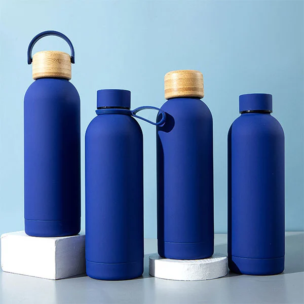 Kodėl verta rinktis dvigubos sienos vakuuminį puodelį sportui, kelionėms ir kasdienei hidratacijai?